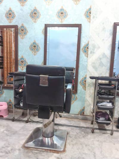 Ladies beauty salon for sale /complete setup/busniss for sale