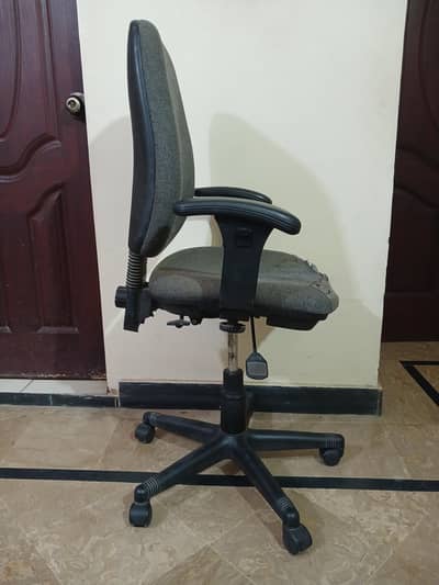 Imported Revolving Chair