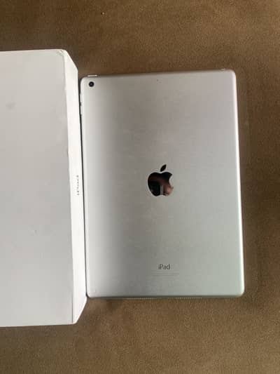 Ipad 9th gen 64gb 10/10 battery health 100%
