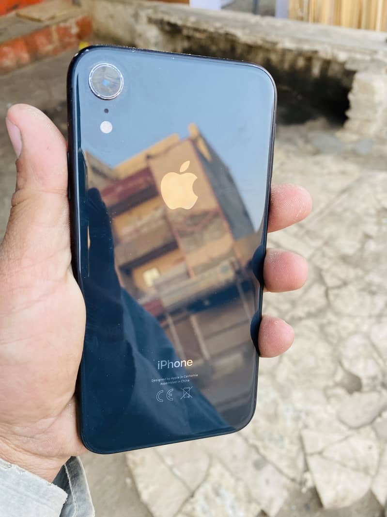 iPhone XR 3