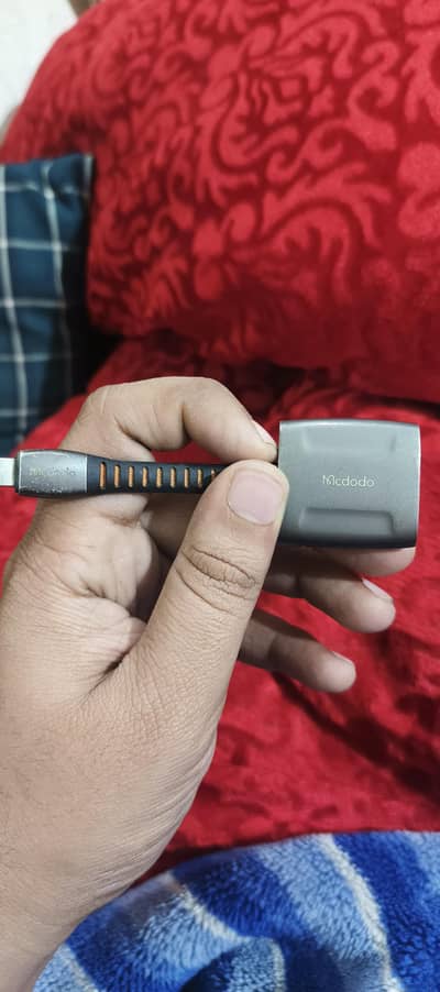 Converter splitter iphone  All ok used condition apky Samny hai