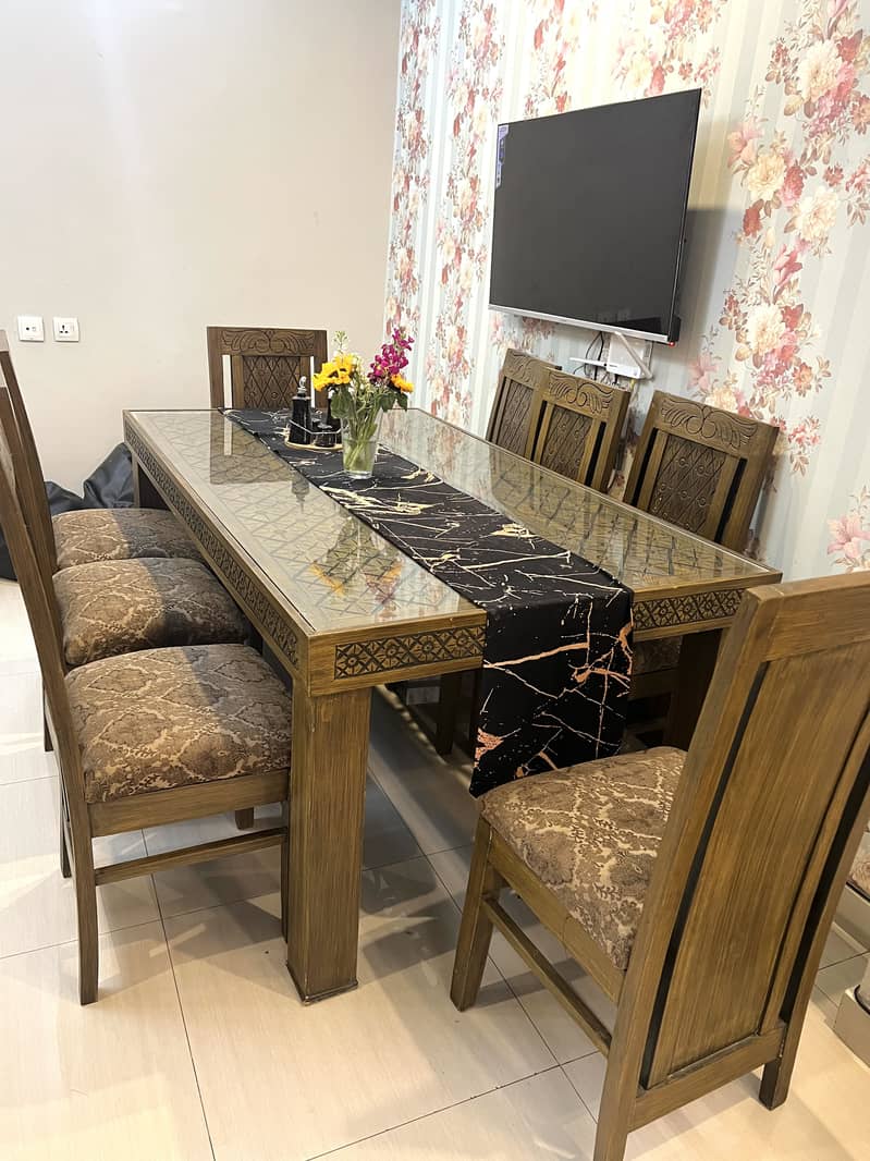 8 seater dining table 0