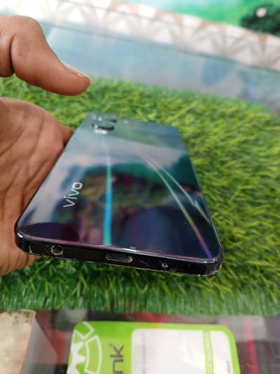 ViVO Y04  4+4 GB RAM / 64 GB ROM