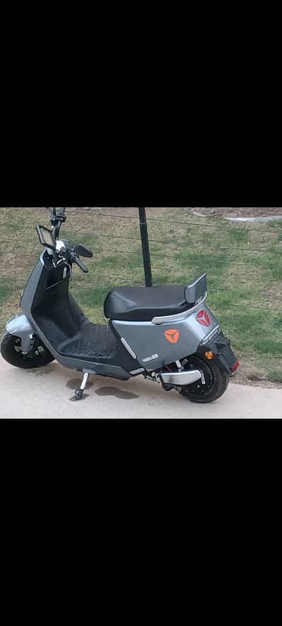 Yadea G5 for sale or exchange note. scooty need battery only