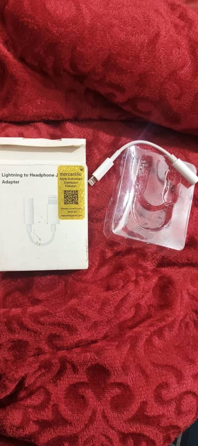 Spliter converter iphone to 3.5mm All ok condition and apky samny ha