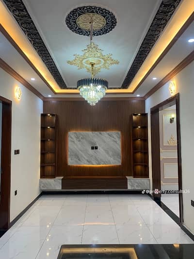 3 Marla Double Story House for Rent in Iqbal Town, Lahore   Property Details: - 4spacious bedrooms  - 1 elegant TV lounges  - 1modern kitchens  - car garage - Tile flooring throughout  - Prime location: near Near Market Near Park and Near Mosque      Contact Gilani Estates & Builders, your trusted real estate partner, located in Allama Iqbal Town, Lahore, to schedule a visit and make this property yours!