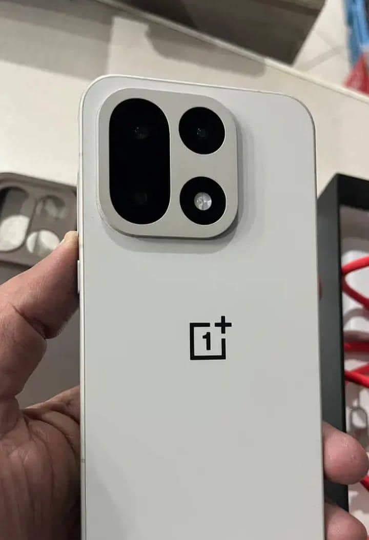 One Plus 15 Complete Box 2