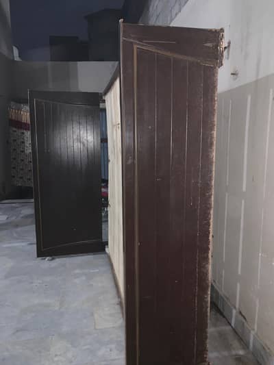 used bed  no damage not open scrat little scratch in down side