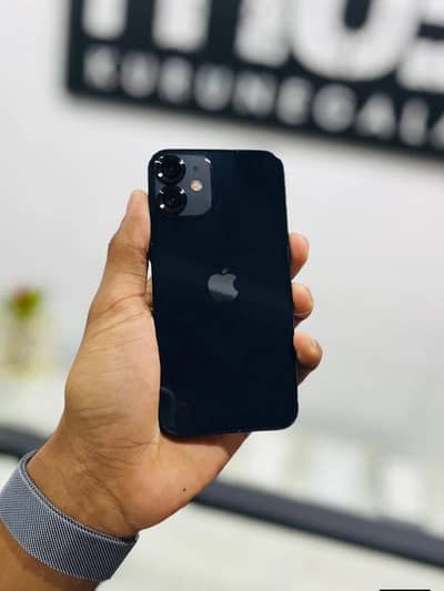 I phone 12 mini black 64 gb