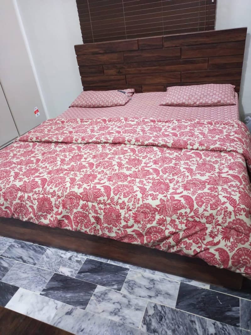 BED & Dressing Table 30000 0