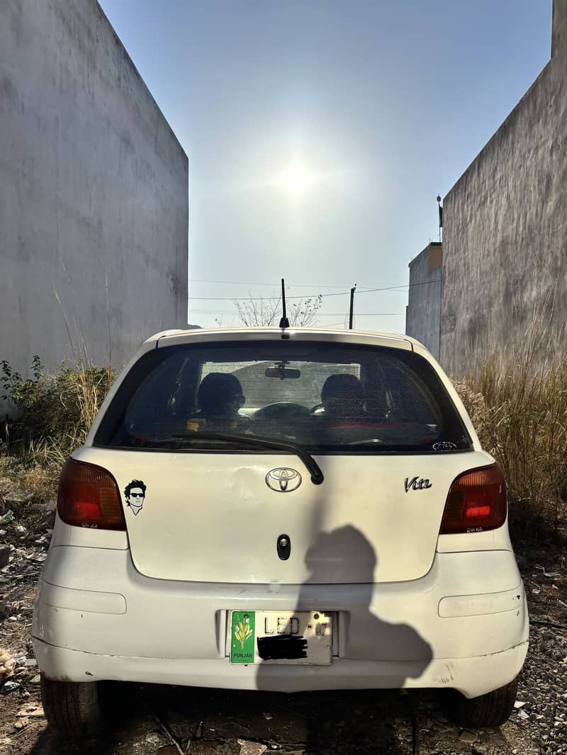 Vitz 2004 0