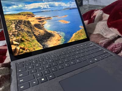 Microsoft surface laptop 4 i7 / 11 gen