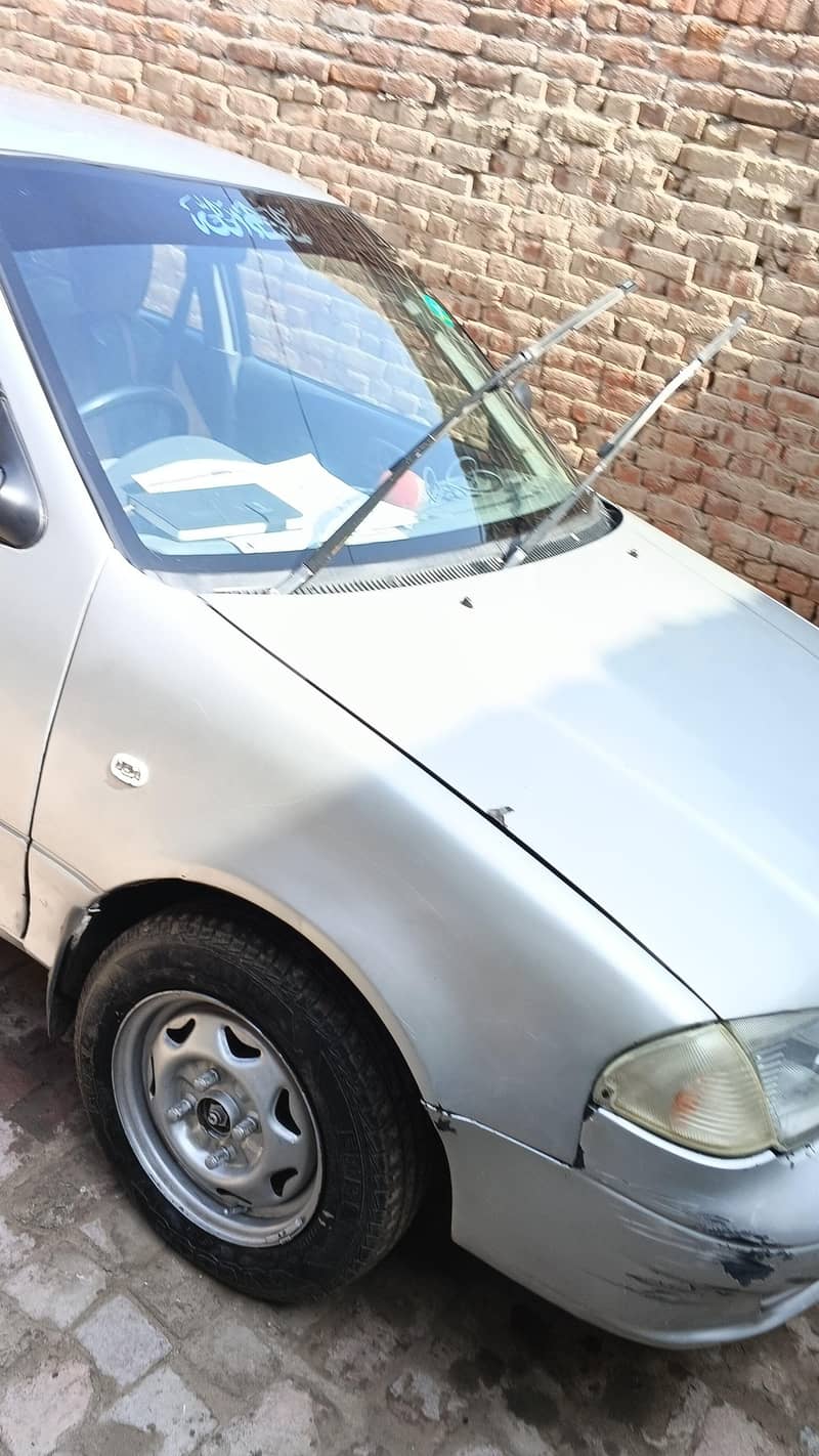 کلٹس 2004 ماڈل ہے گاڑی میں کوئی کام نہیں  انجن مکنکل اوکے ہے 2