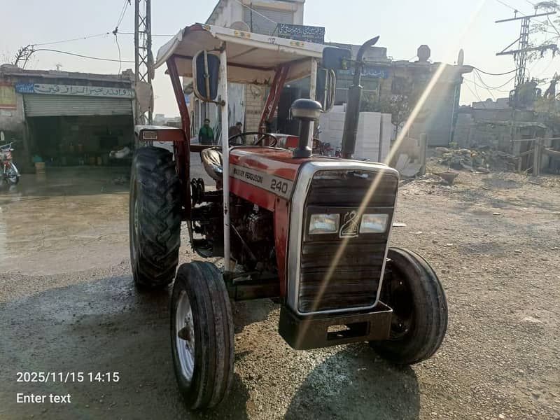 ٹریکٹر ساتھ میں ٹینکر بھی برائے فروخت 6