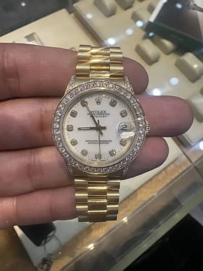 Pre-owned Watches Buyer Rolex Omega Cartier Hublot Rado Tag Heuer IWC