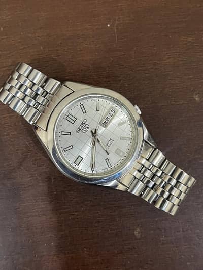 Seiko 5 day date New model