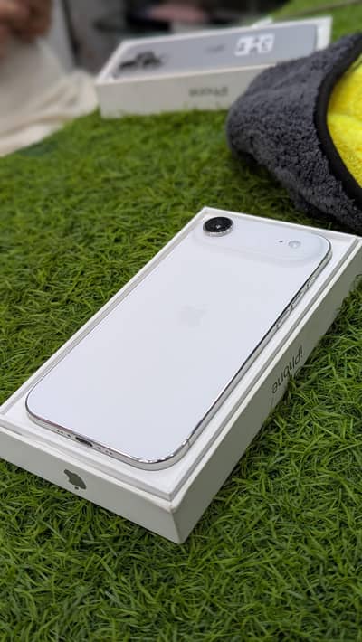 iPhone Air 256GB White – 100% Battery Health – Like New Condition