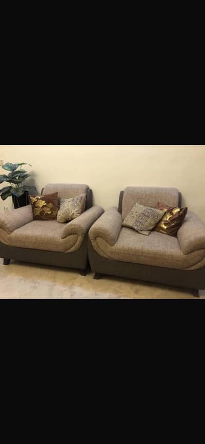 GOOD CONDITION 7 SEATER SOFA SET AVAILABLE