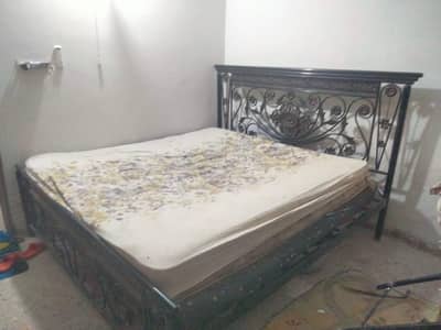 king Iron bed