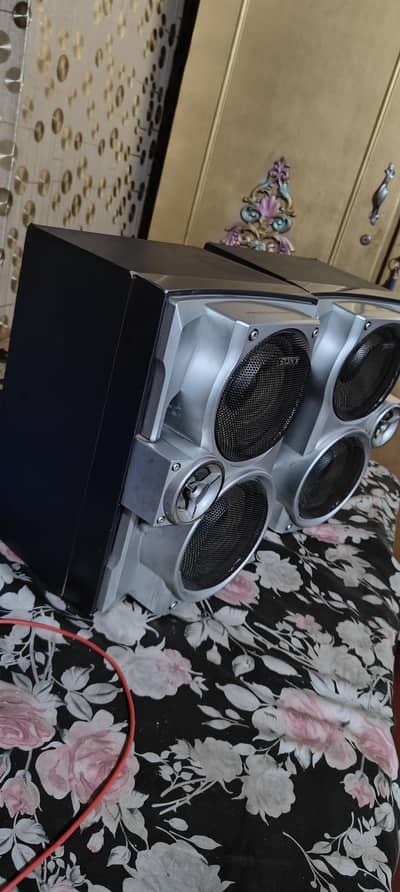 speakers or amplifier