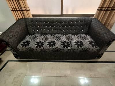 5 Seater Sofa Set with Rack and 2 talbles