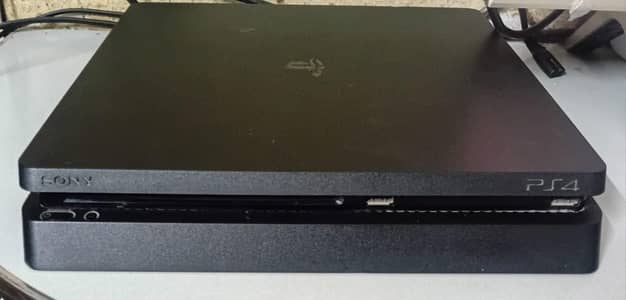 PS4 slim