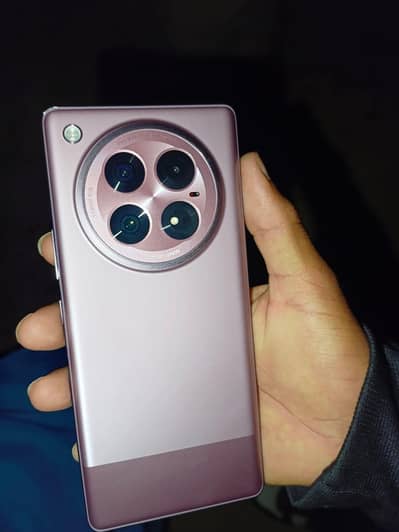 Zero 40 5g condition 10/10  almost 7 month warranty