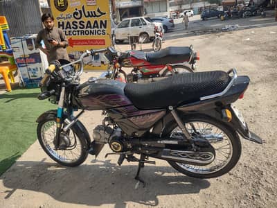 condition picture me dekh sakhty bike bilkul okay he