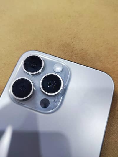 iPhone 15 Pro Max JV LLA 98 health 10/9.5