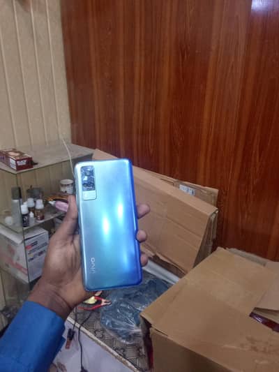 vivo y31 completely box urgent sale