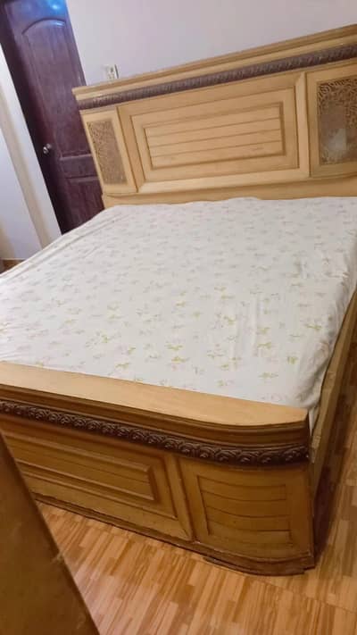 Bed without mattress for sell