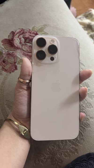 16 pro max dessert titanium 256 GB