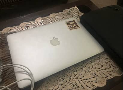 Macbook Air 2013 (Dead) i7, 4GB Ram, 120gb