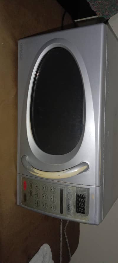 MICROWAVE OVEN