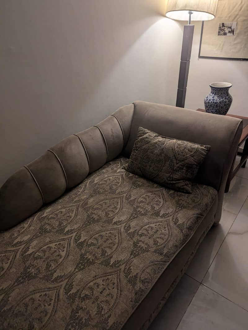 Dewan 9/10 condition 1