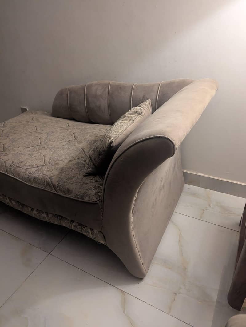 Dewan 9/10 condition 2