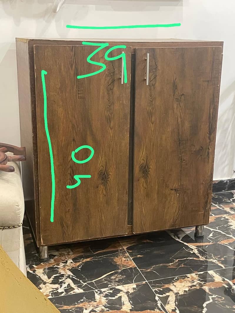 solid woods wardrobe 0