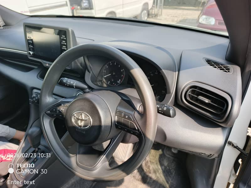 ٹویوٹا یارس جاپانی ماڈل  20/23 4