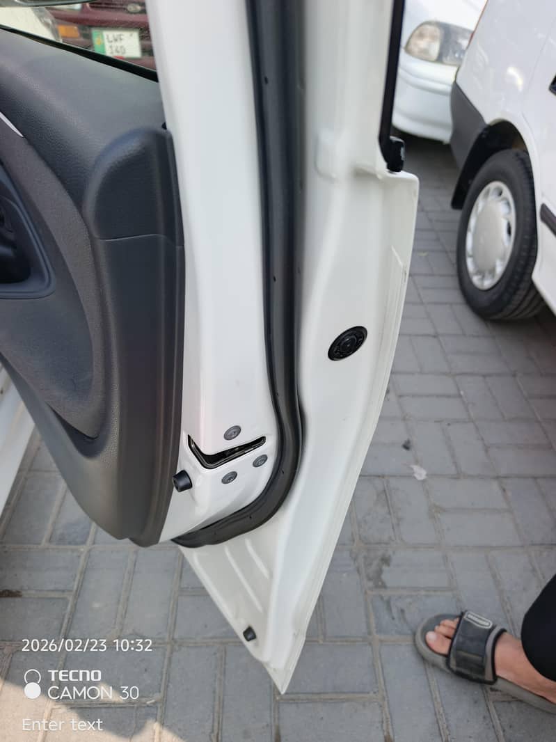 ٹویوٹا یارس جاپانی ماڈل  20/23 5