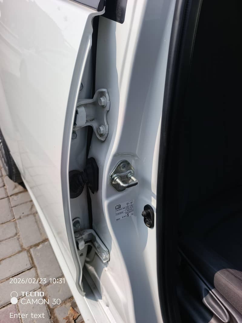 ٹویوٹا یارس جاپانی ماڈل  20/23 6