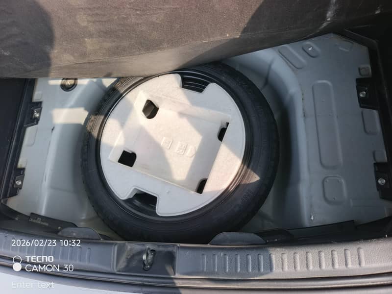 ٹویوٹا یارس جاپانی ماڈل  20/23 8