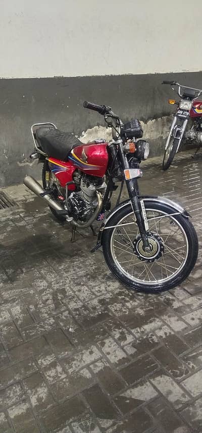 Honda cg 125 2010  in very good condition