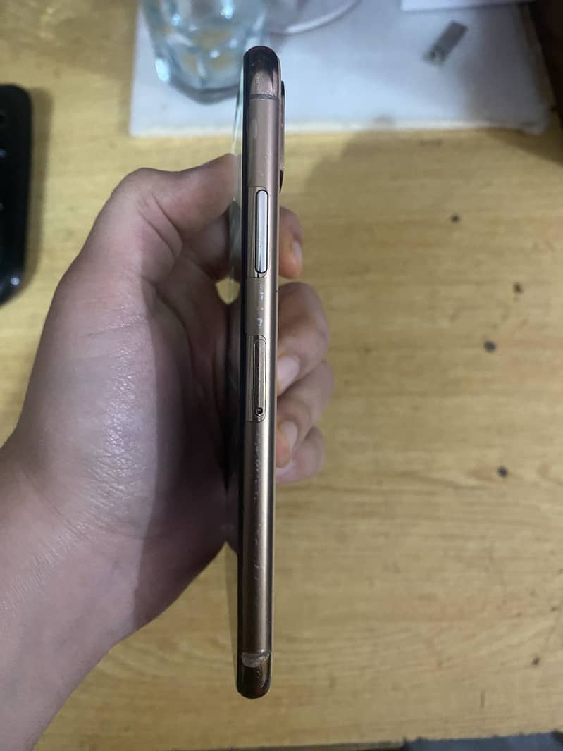 iPhone XS 0