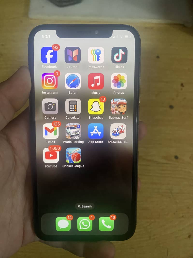 iPhone XS 3