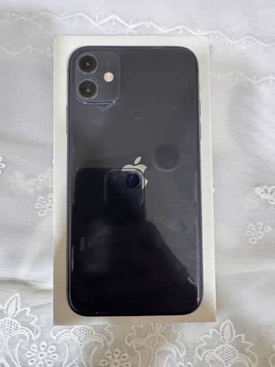 Iphone 11 64 Gb with box and cable read description