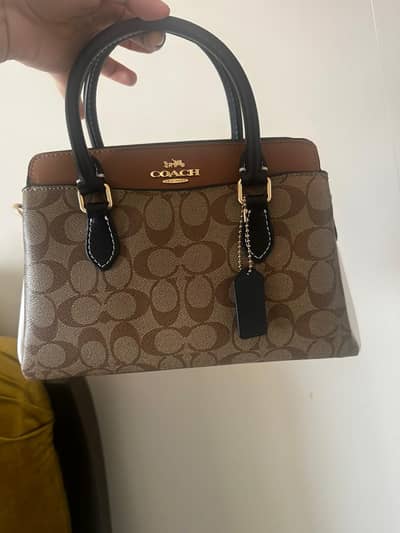 branded bag (coach)