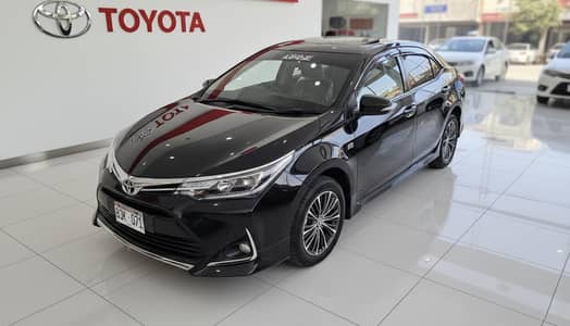Toyota Corolla Altis Grande Automatic CVT-i 2015 Reg 2017