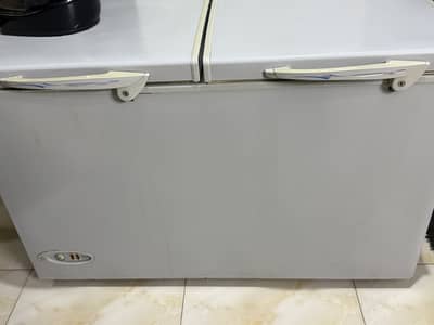 Freezer 2 door waves