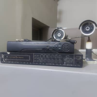 2X DVRS 2X CAMERAS WORKING.