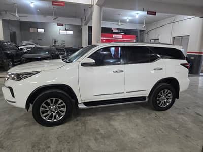 Toyota fortuner sigma 4   2.8  total geniune car new tirw